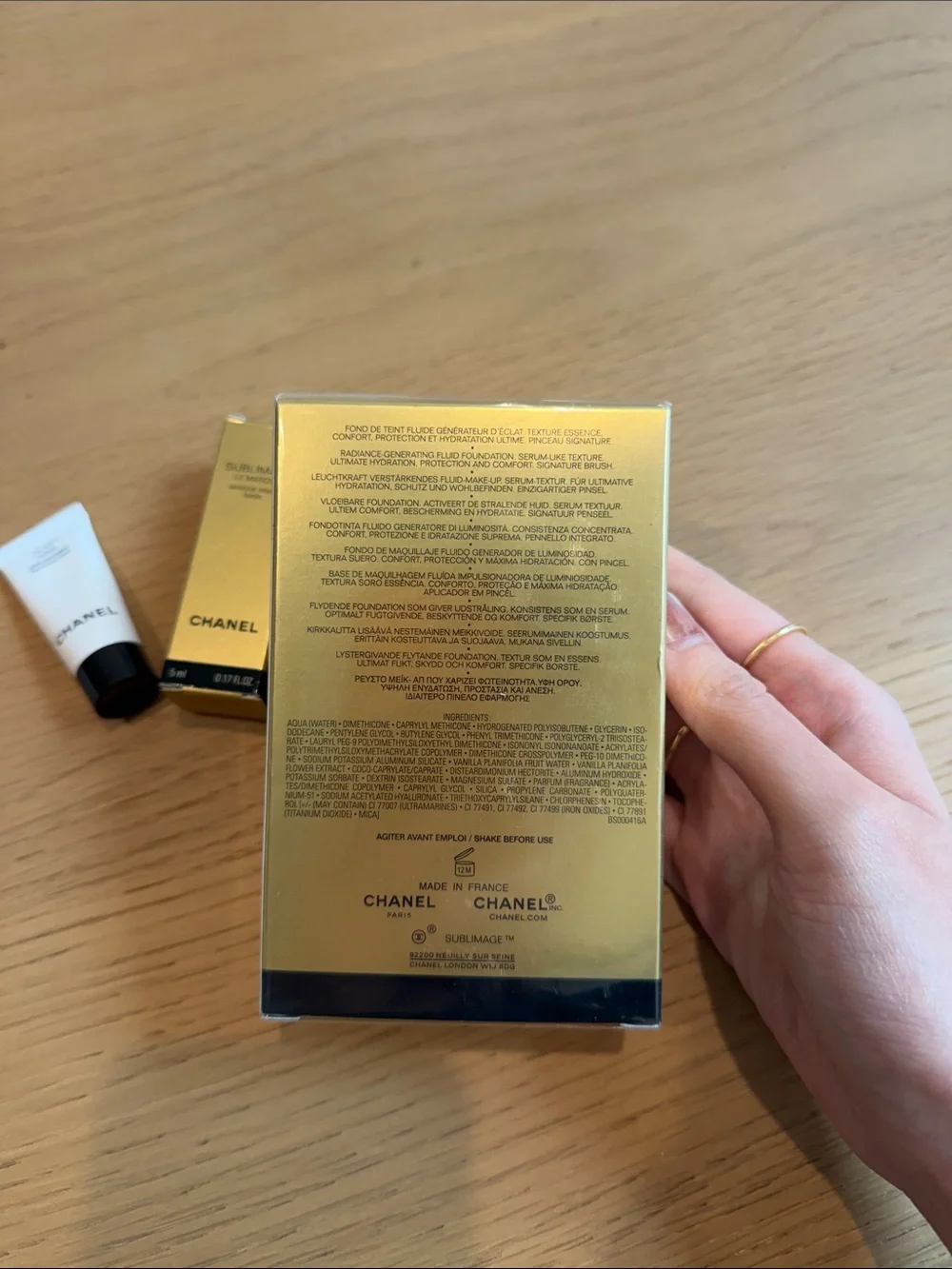 Chanel Sublimage L'Essence de Teint B20 - Radiance Serum Foundation